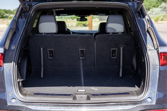 Used 2023 Buick Enclave Essence w/ LPO, Cargo Package FWD image 9