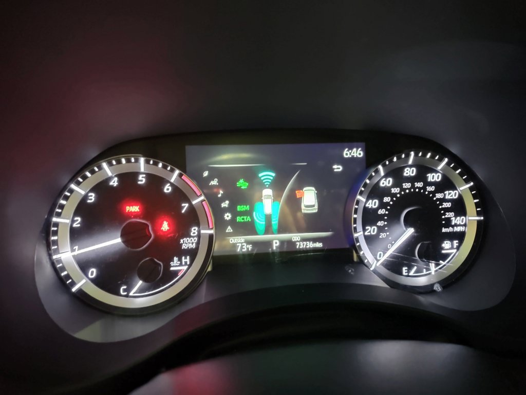 Used 2024 Toyota Highlander LE FWD image 8