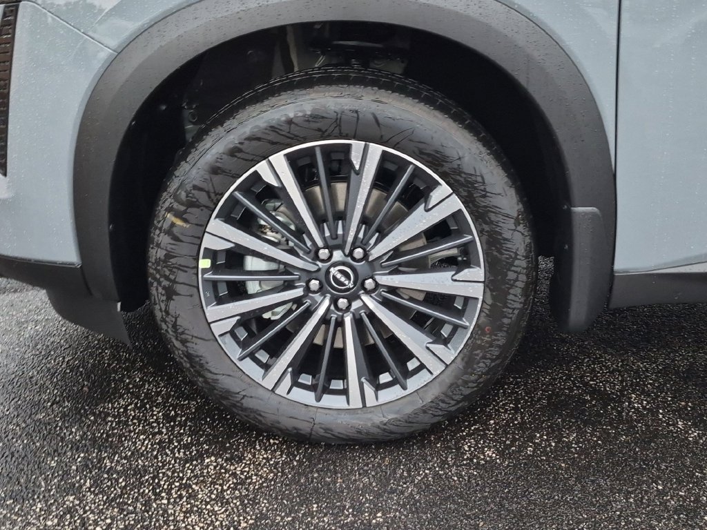 New 2026 Nissan Pathfinder Platinum AWD/4WD image 13