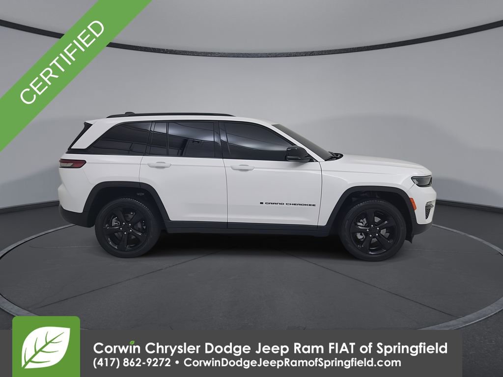 Certified 2023 Jeep Grand Cherokee Limited w/ Black Appearance Package image 17