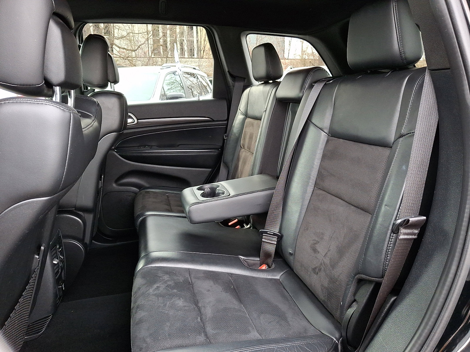 Used 2020 Jeep Grand Cherokee Altitude image 9