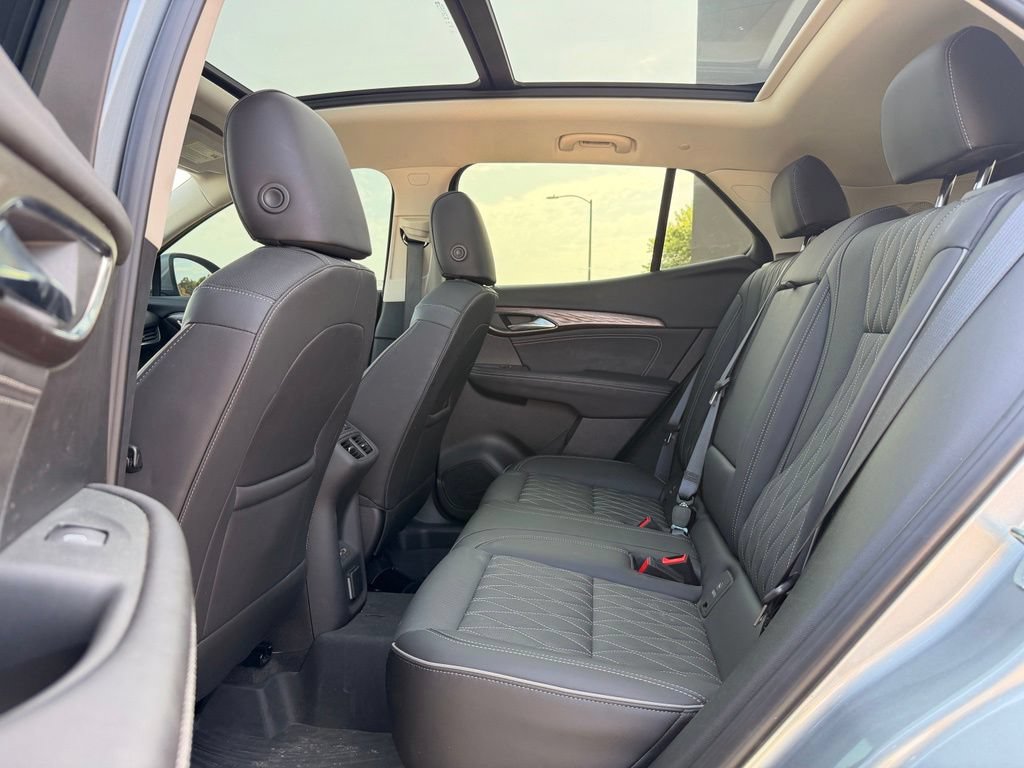 Used 2023 Buick Envision Avenir AWD/4WD image 5