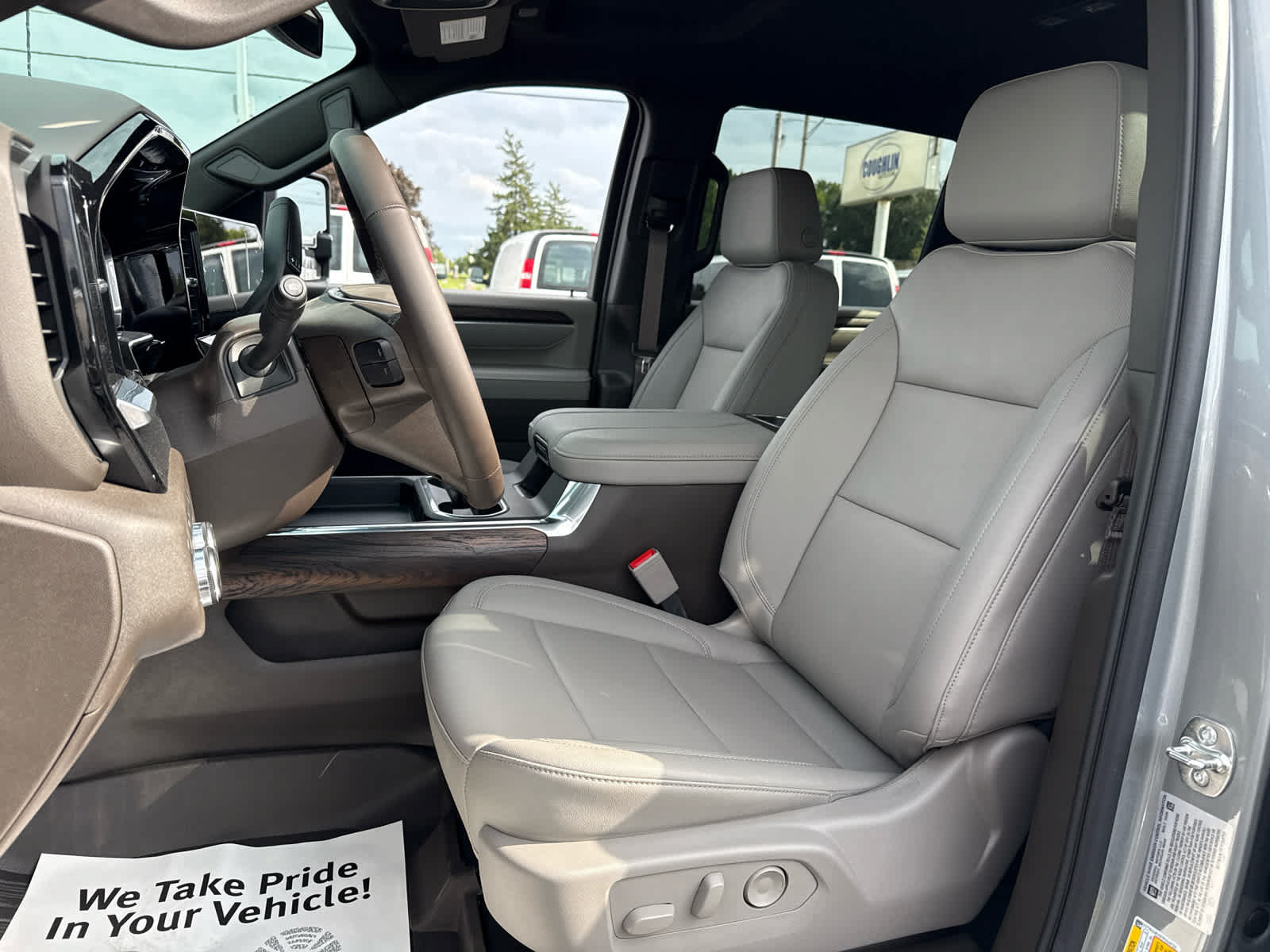 New 2026 GMC Sierra 3500 SLT w/ SLT Premium Package AWD/4WD image 11