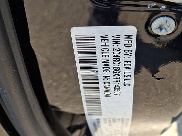 Used 2024 Chrysler Pacifica Touring-L image 23