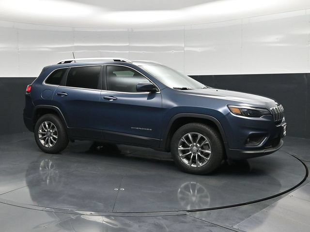 Used 2020 Jeep Cherokee Latitude Plus w/ Cold Weather Group AWD/4WD image 3