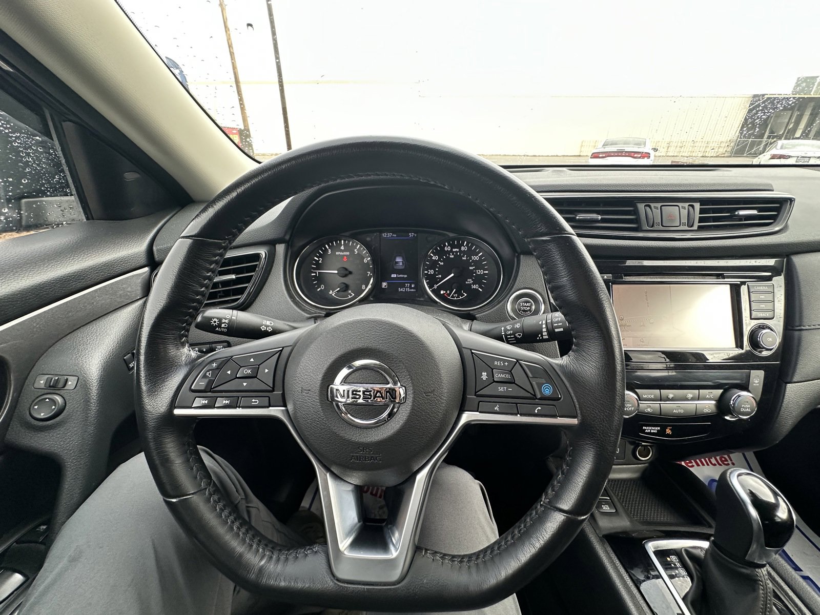 Used 2019 Nissan Rogue SV w/ Premium Package image 10