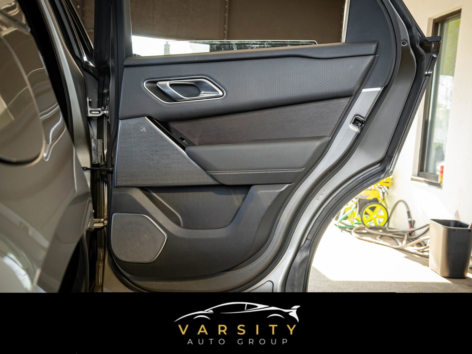 Used 2022 Land Rover Range Rover Velar R-Dynamic S image 25