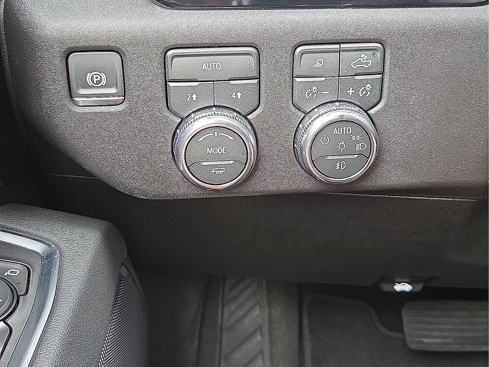 Used 2026 GMC Sierra 1500 SLT AWD/4WD image 22