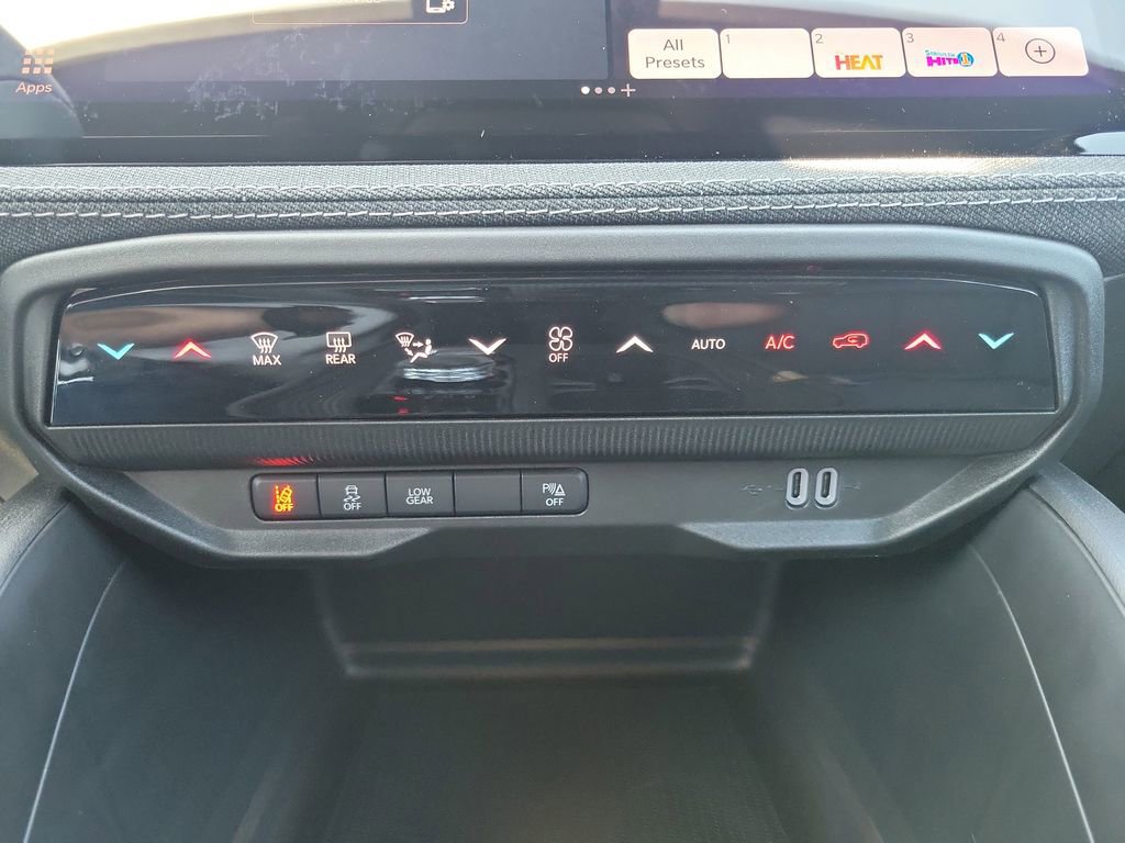 New 2026 Jeep Cherokee Laredo image 22