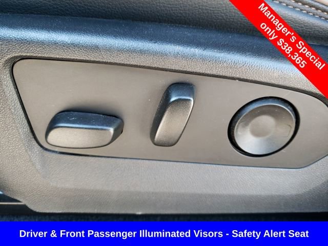 Used 2023 GMC Canyon Denali image 16