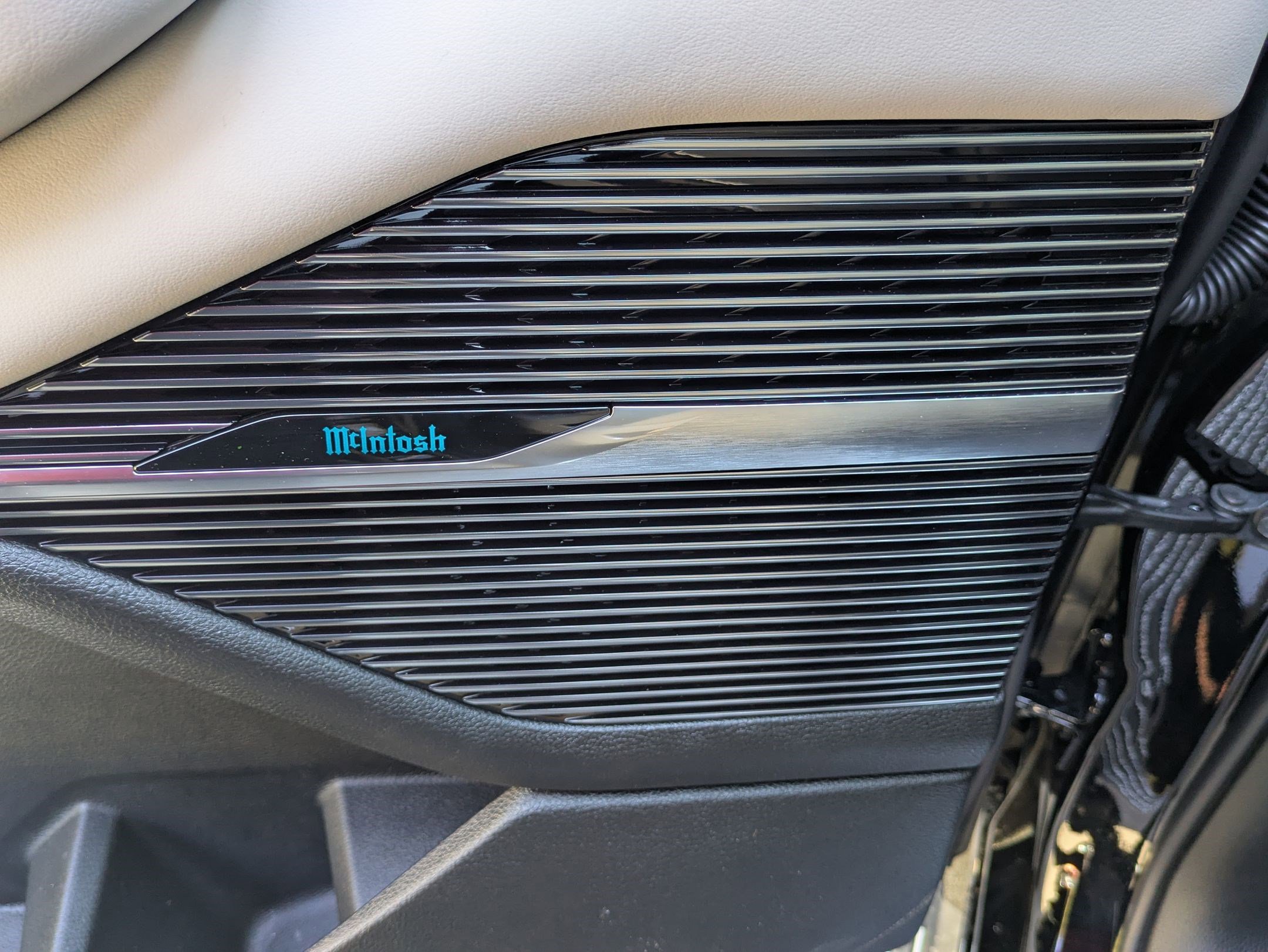 New 2026 Jeep Grand Wagoneer L Summit w/ Rear Seat Video Group I image 22