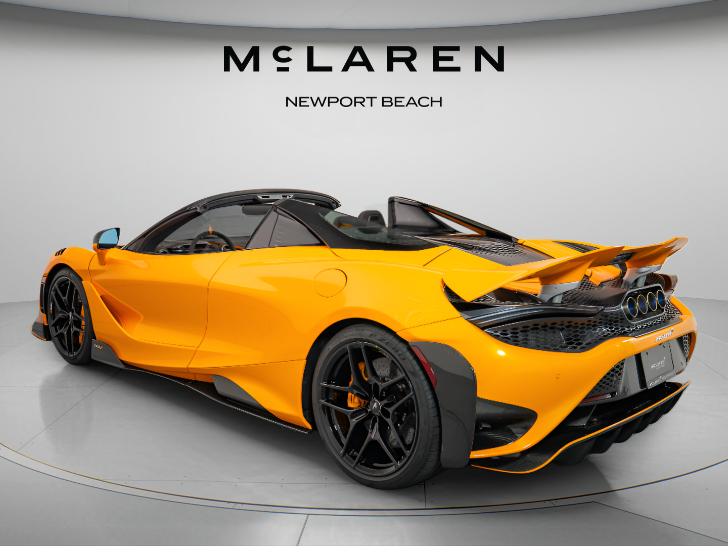 Used 2022 McLaren 765LT RWD image 6