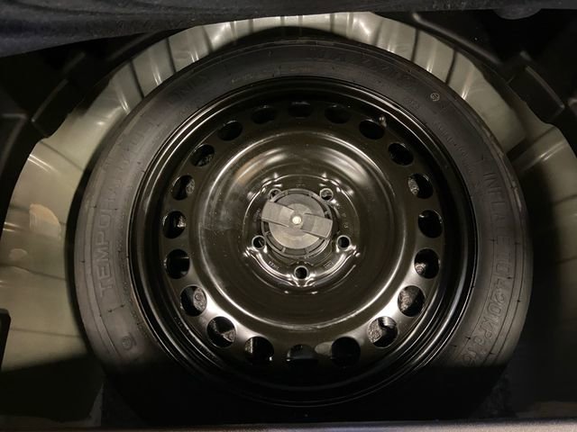 Used 2024 GMC Terrain SLT image 24