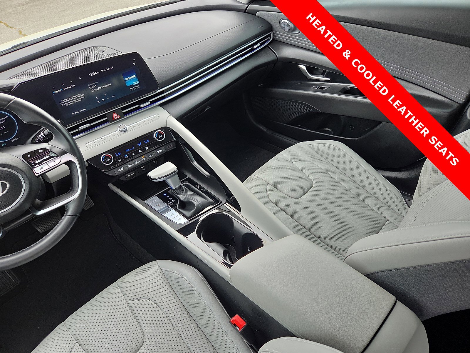 Used 2024 Hyundai Elantra Limited image 12