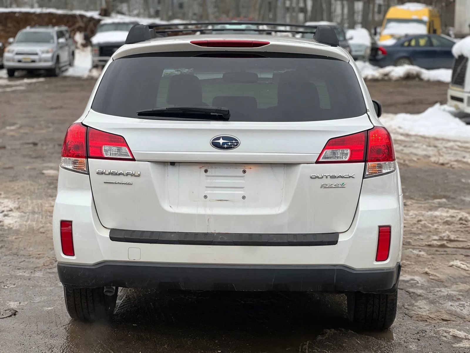 Used 2011 Subaru Outback 2.5i Premium image 5