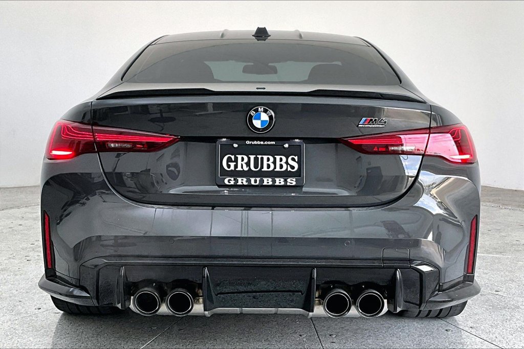 Used 2027 BMW M4 Competition RWD image 5