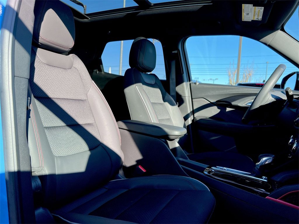 Used 2023 Chevrolet TrailBlazer RS w/ Sun and Liftgate Package image 22