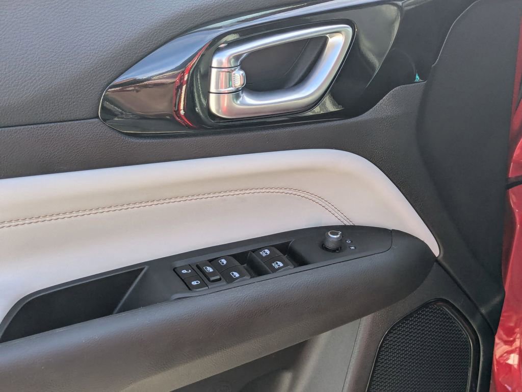 Used 2025 Jeep Compass Limited image 13