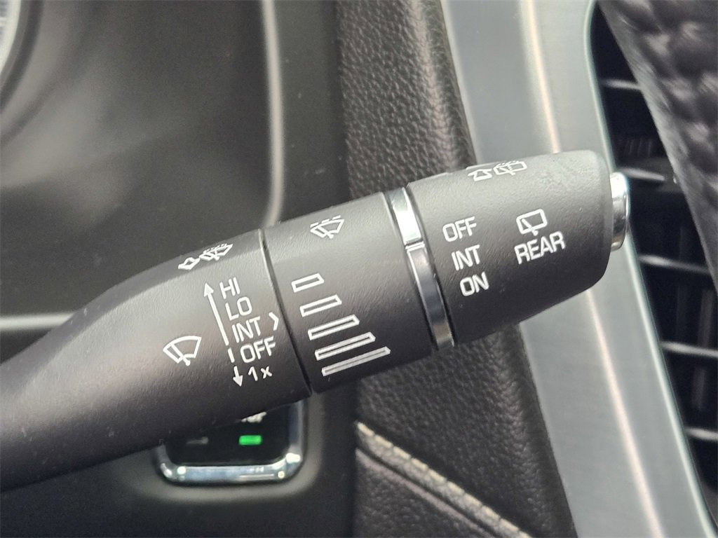 Used 2018 GMC Acadia SLE image 29