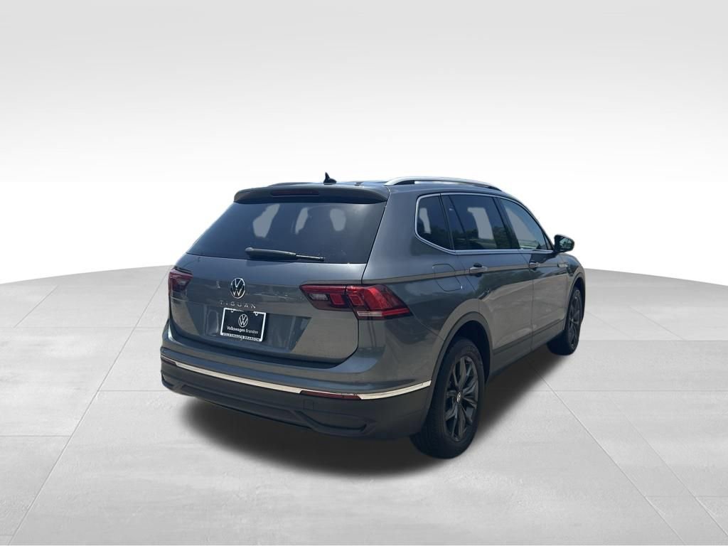 Used 2022 Volkswagen Tiguan SE FWD image 5