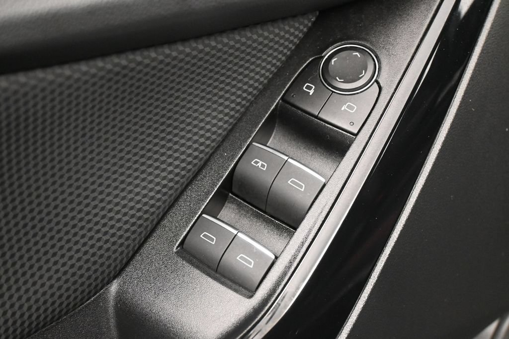 Used 2025 Chevrolet Equinox RS FWD image 14