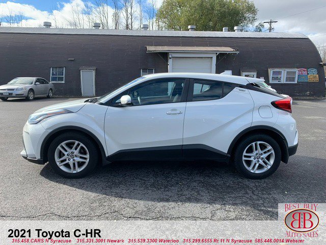 Used 2021 Toyota C-HR XLE image 3