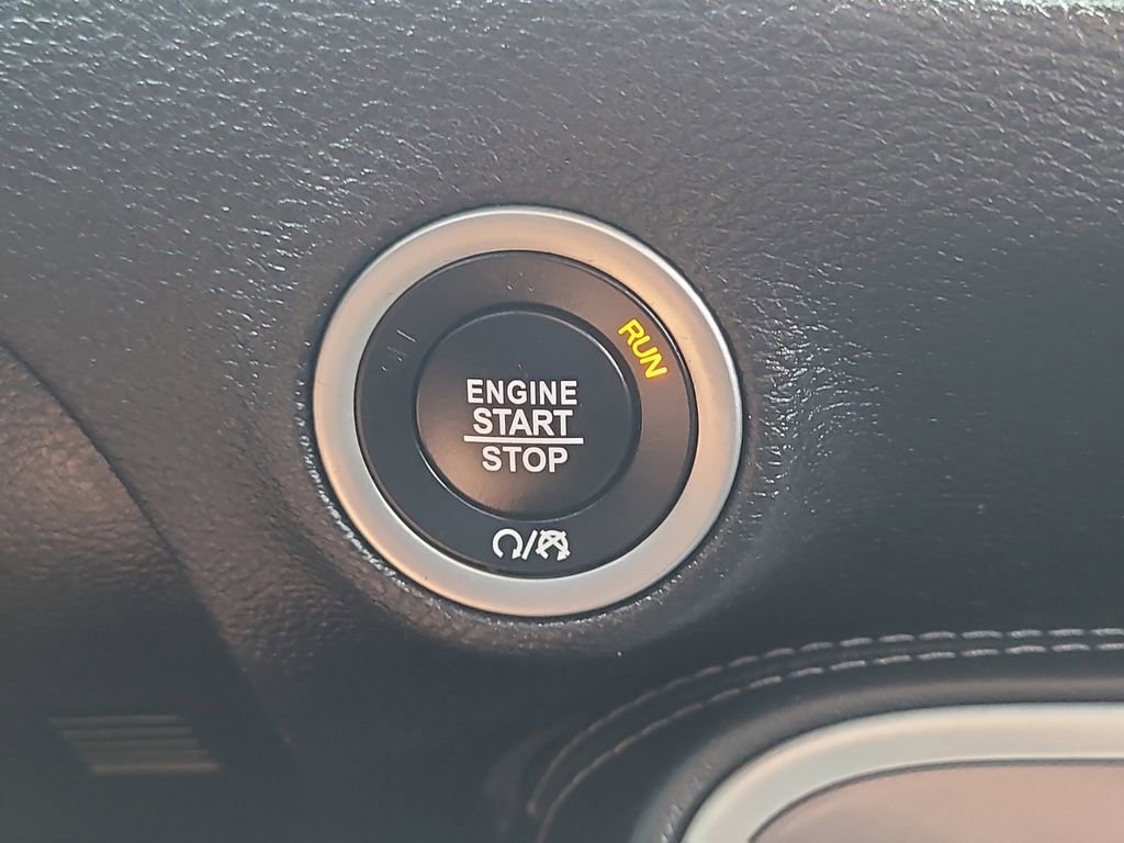 Used 2022 Dodge Challenger R/T w/ Blacktop Package image 19