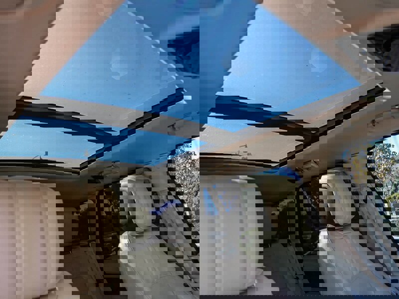 Used 2019 Land Rover Range Rover HSE image 19