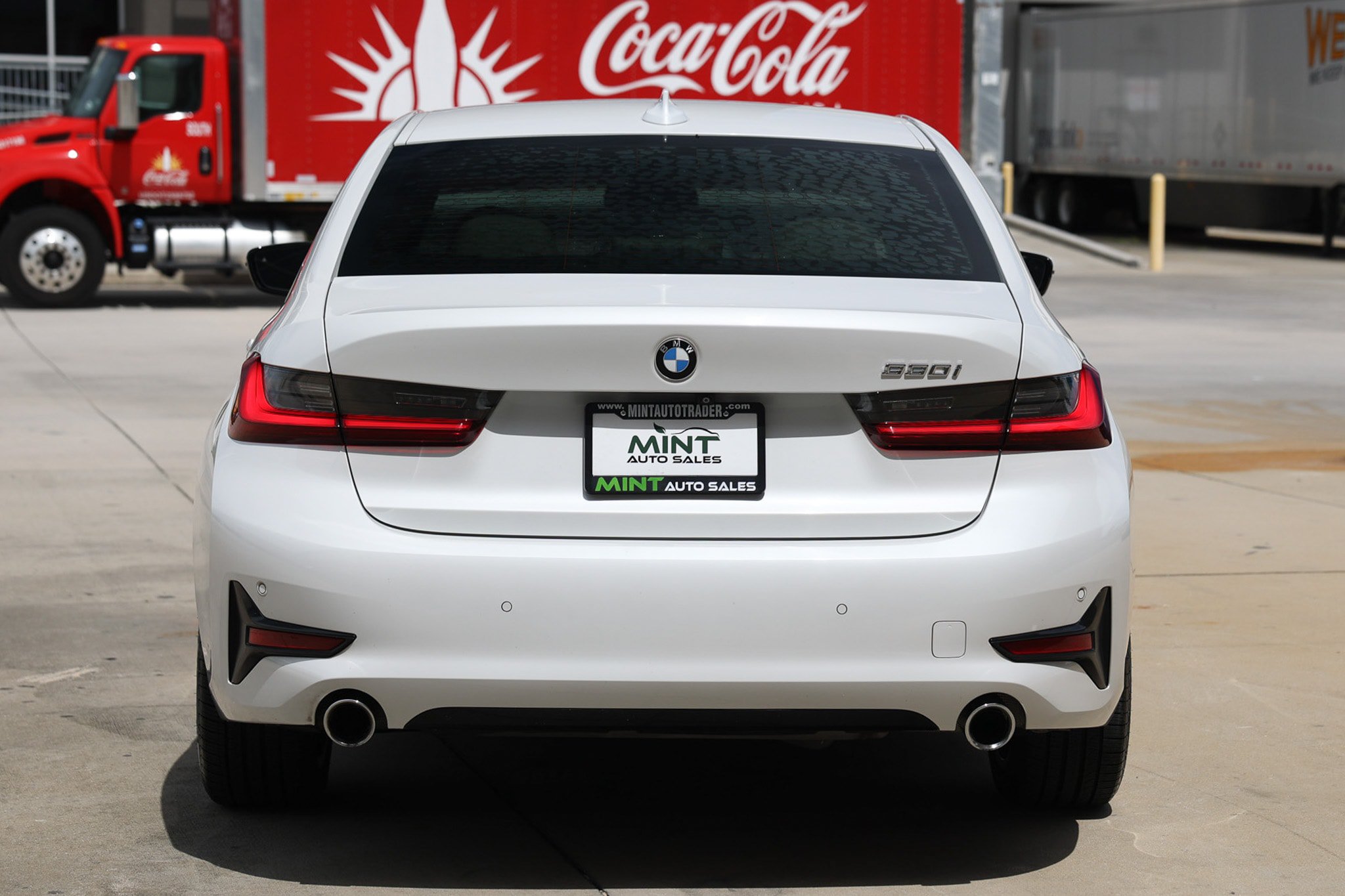Used 2022 BMW 330i Sedan w/ Premium Package RWD image 11