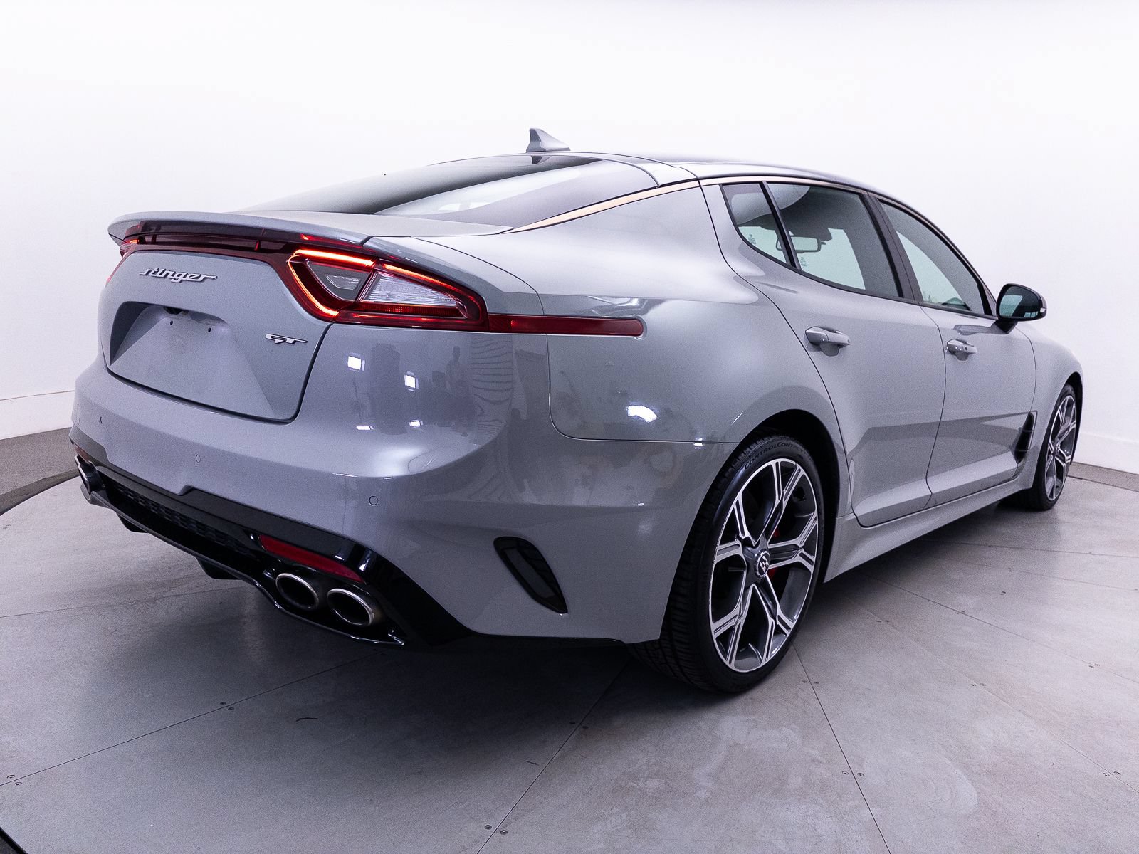 Used 2019 Kia Stinger GT RWD image 16