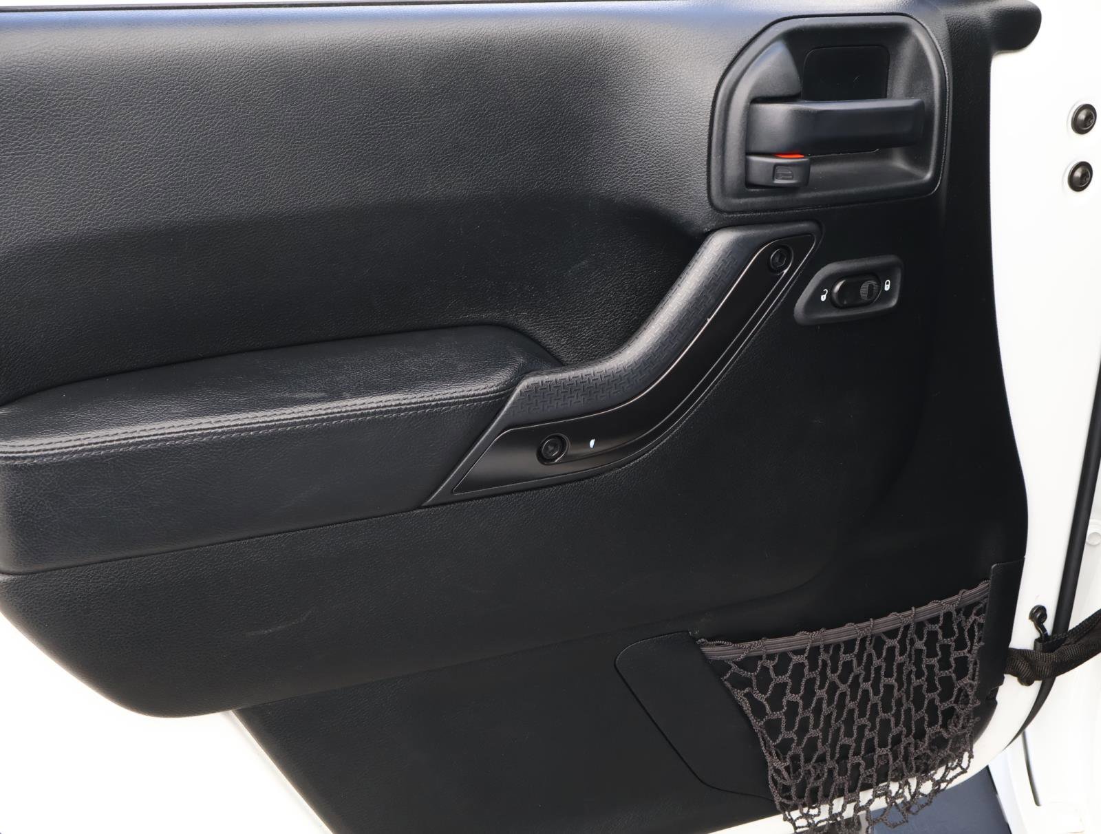 Used 2017 Jeep Wrangler Unlimited Sahara AWD/4WD image 14
