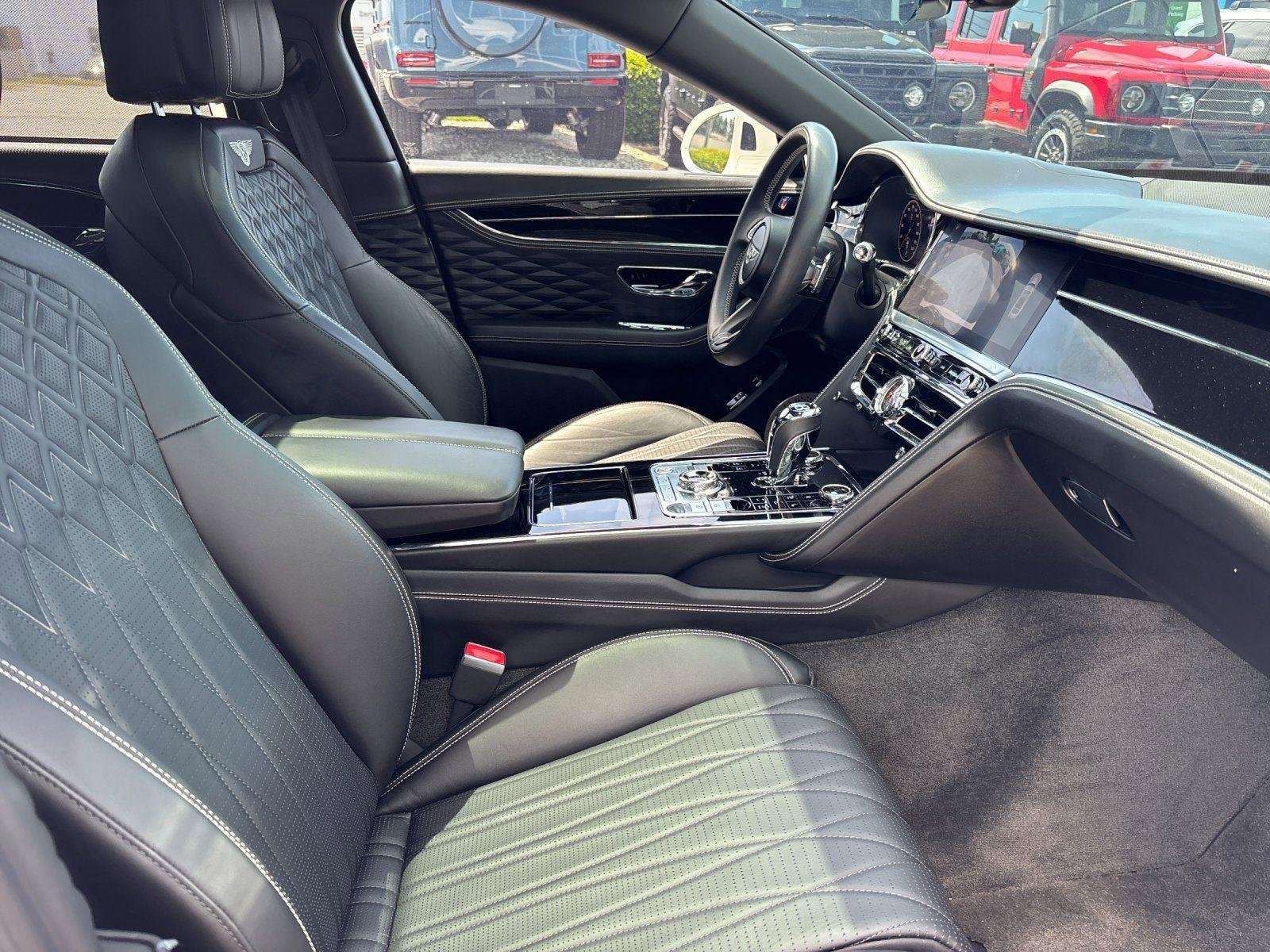 Used 2021 Bentley Flying Spur W12 AWD/4WD image 2
