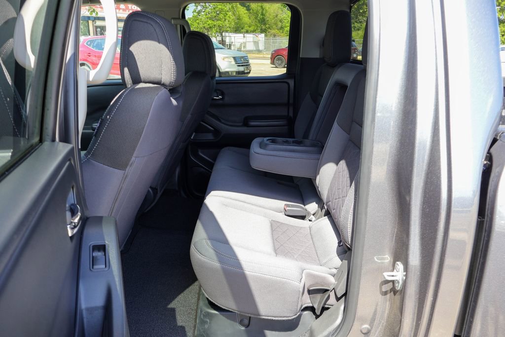 Used 2025 Nissan Frontier SV RWD image 9