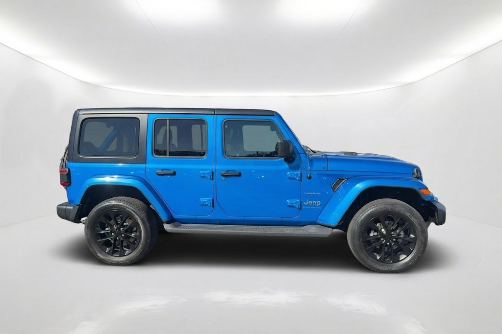 Used 2023 Jeep Wrangler Unlimited Sahara AWD/4WD image 4
