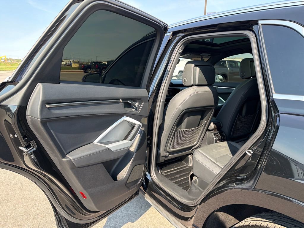 Used 2024 Audi Q3 2.0T Premium image 24