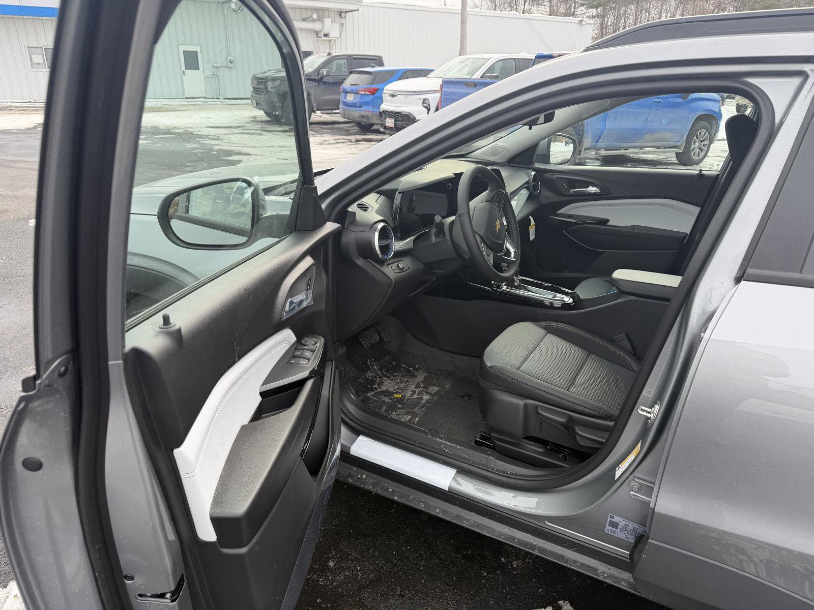 New 2026 Chevrolet Trax LT w/ Driver Confidence Package image 10