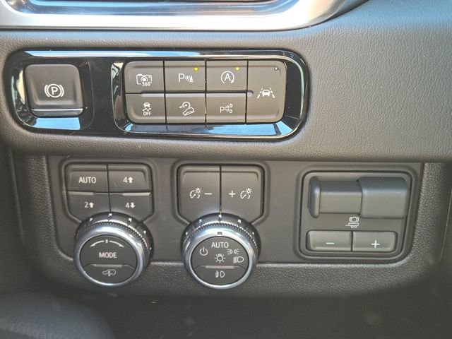 New 2026 GMC Yukon Denali w/ Denali Reserve Package image 14