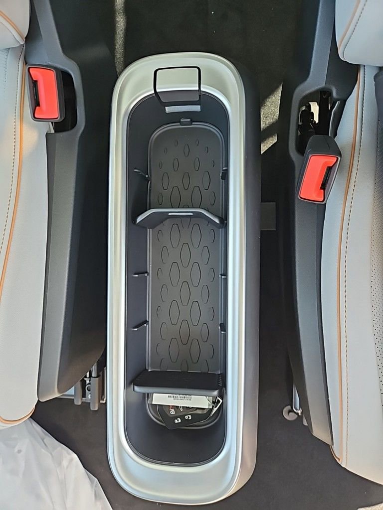 New 2025 Volkswagen ID. Buzz 1st Edition image 24