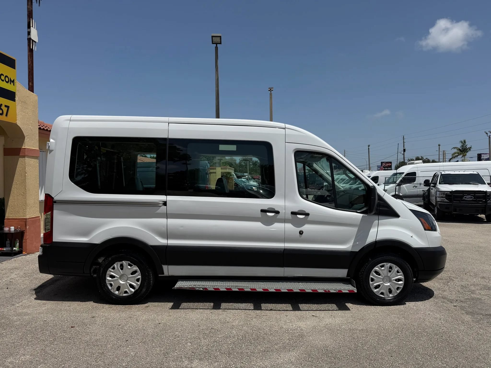 Used 2019 Ford Transit 150 XL RWD image 8
