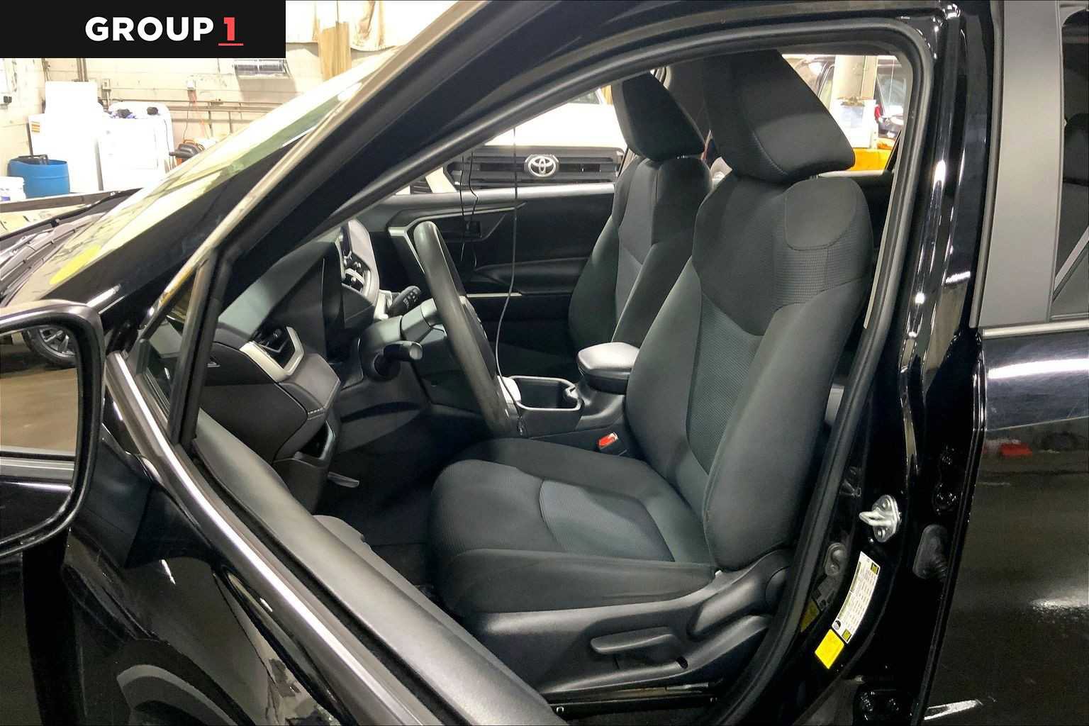 Used 2024 Toyota RAV4 LE image 8