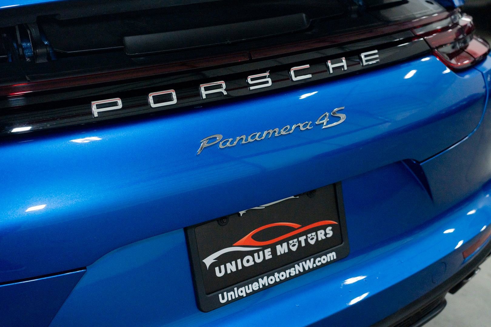 Used 2017 Porsche Panamera 4S image 10