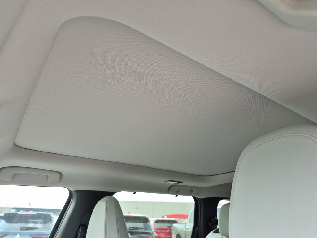 New 2026 Mitsubishi Outlander SEL image 50