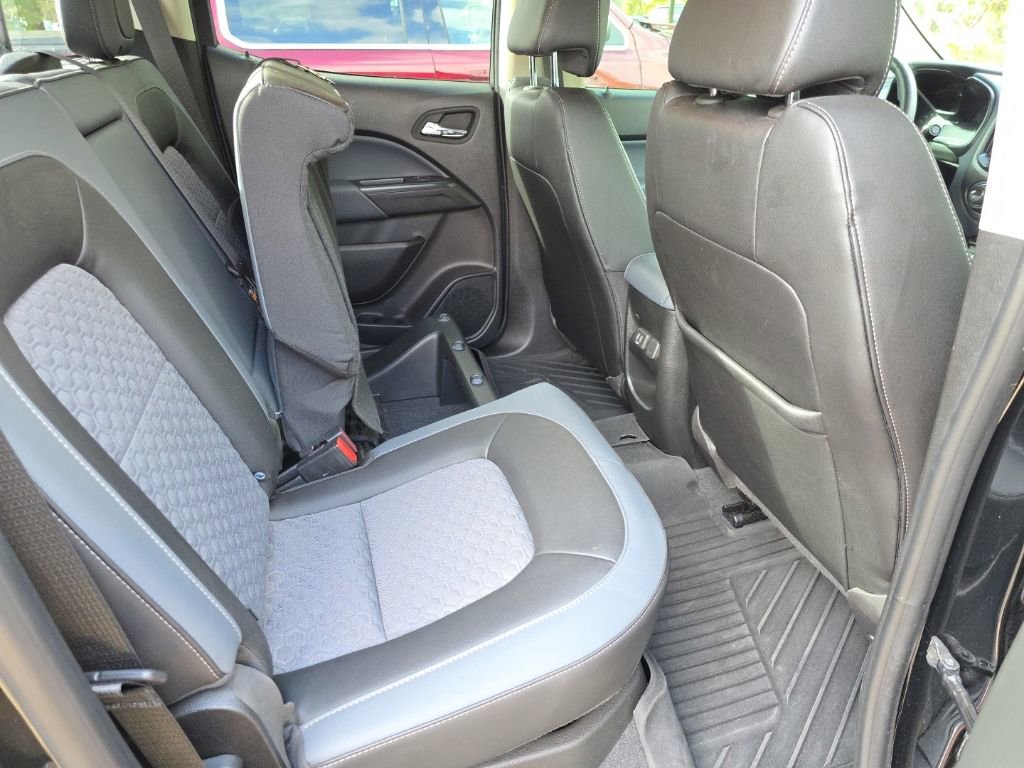 Used 2022 Chevrolet Colorado Z71 w/ Z71 Midnight Edition image 8