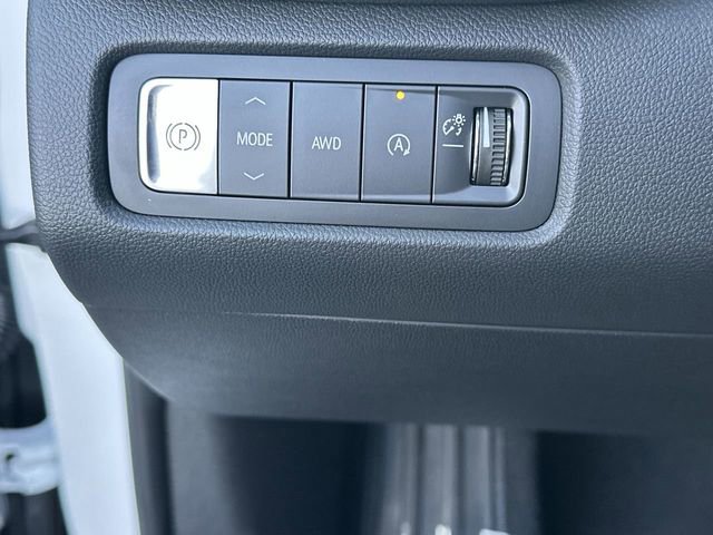 Used 2025 GMC Acadia AT4 w/ LPO, All-Weather Package image 18