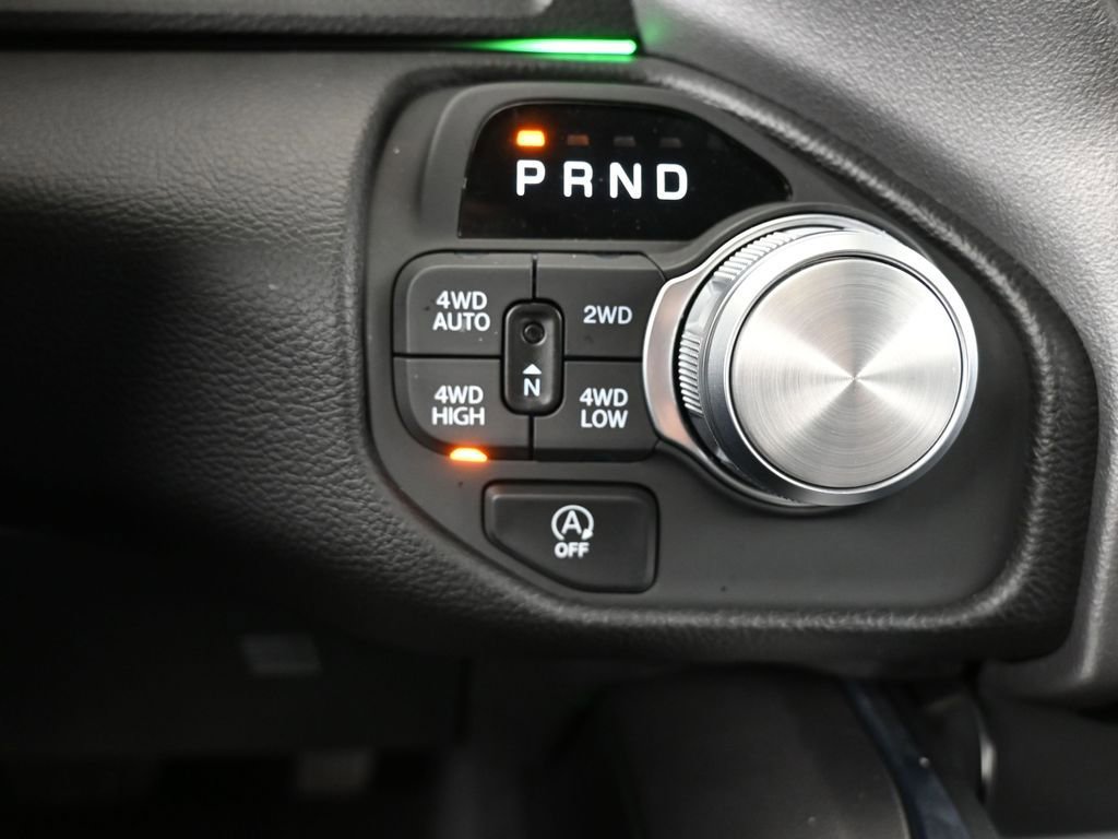 Used 2025 RAM 1500 Laramie image 30