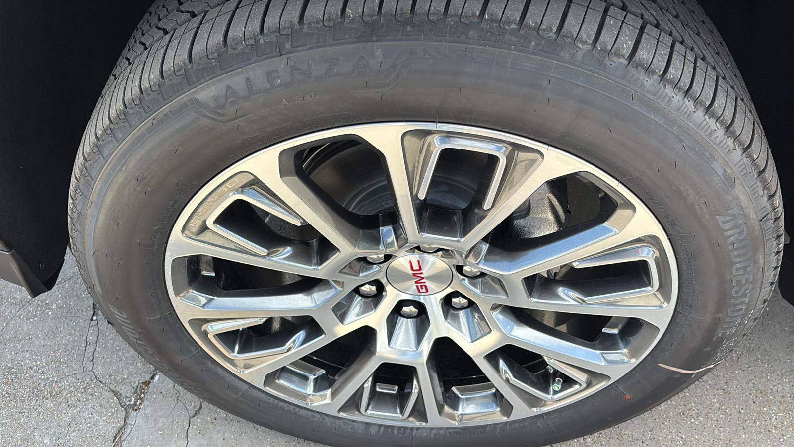 New 2026 GMC Yukon Denali w/ Denali Reserve Package RWD image 12