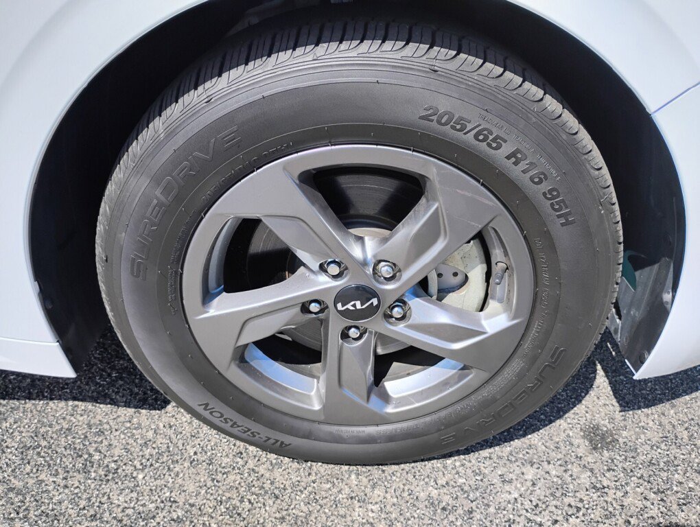 Used 2023 Kia K5 LXS FWD image 27