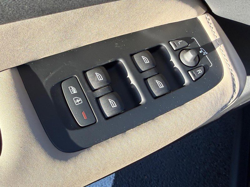 New 2026 Volvo XC60 B5 Core w/ Climate Package AWD/4WD image 9