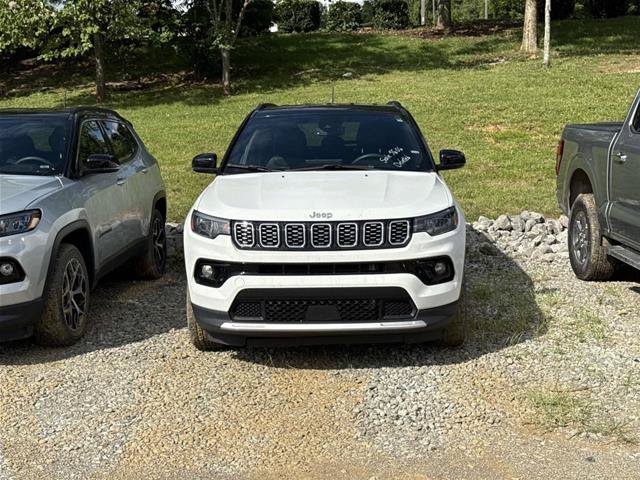 Used 2024 Jeep Compass Limited AWD/4WD image 2