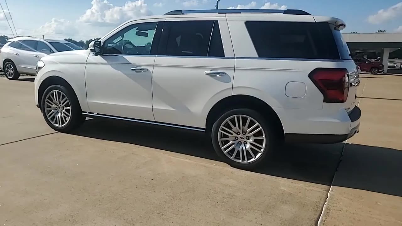 Used 2024 Ford Expedition Limited AWD/4WD image 6